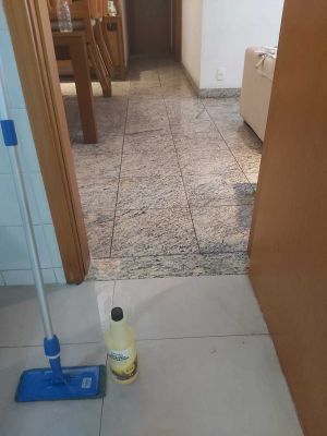 Serviço realizado em uma Limpeza Residencial - Foco nos Pisos(Porcelanato)