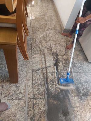 Serviço realizado em uma Limpeza Residencial - Foco nos Pisos(Porcelanato)